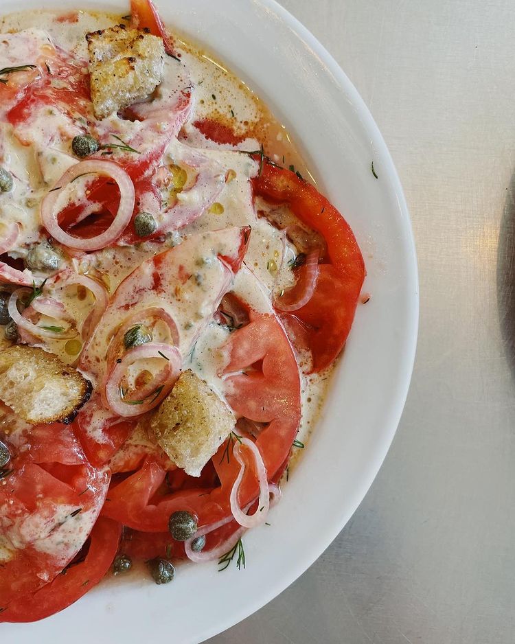 Best restaurants London Bridge and Borough Market | a fresh tomato salad with fried bread croutons