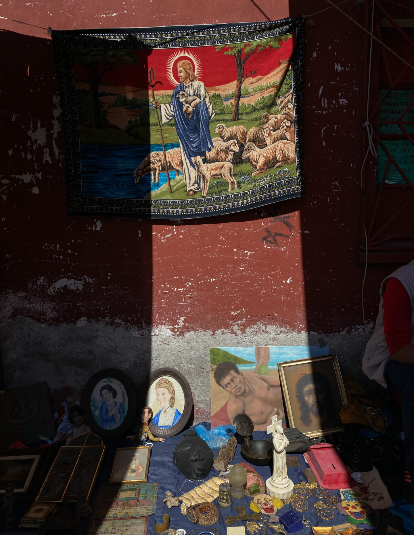 Photographer Manuel Zúñiga on Mexico City | bright sunlight streams into a room with a brightly coloured tapestry