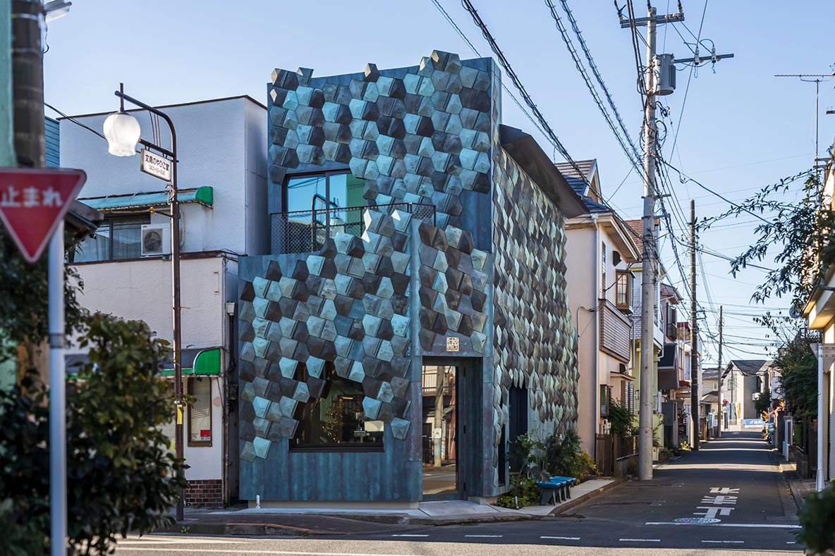 Wakuni Shoten coffee shop, designed by Kengo Kuma.