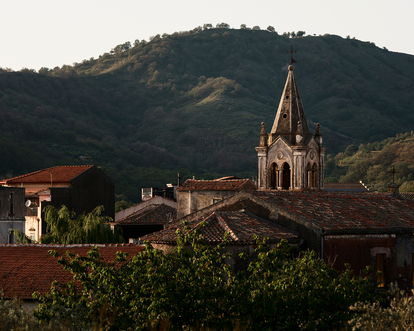 Mountainous backdrop at Palazzo Previtera