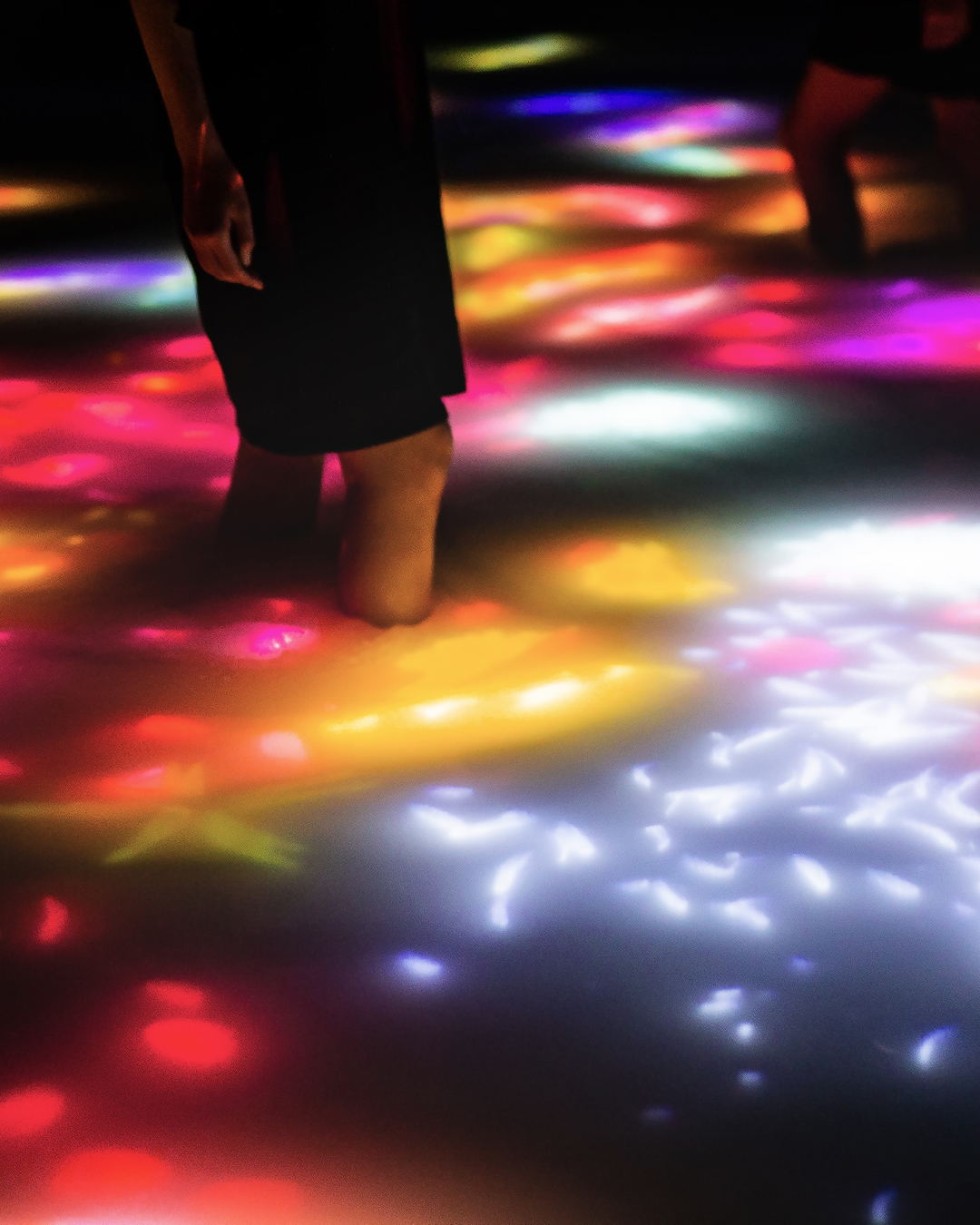 Barefoot exploration at teamLab Planets Tokyo